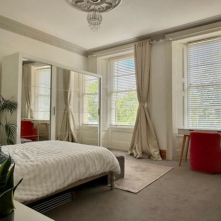 Entire Apartment By City Centre & Harbourside Bristol Exterior foto